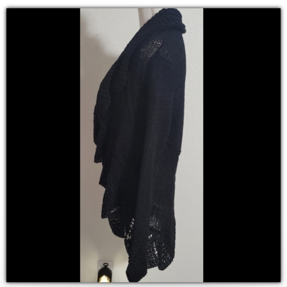 BCBGMAXAZRIA waterfall high low sweater size medium - Picture 2 of 7